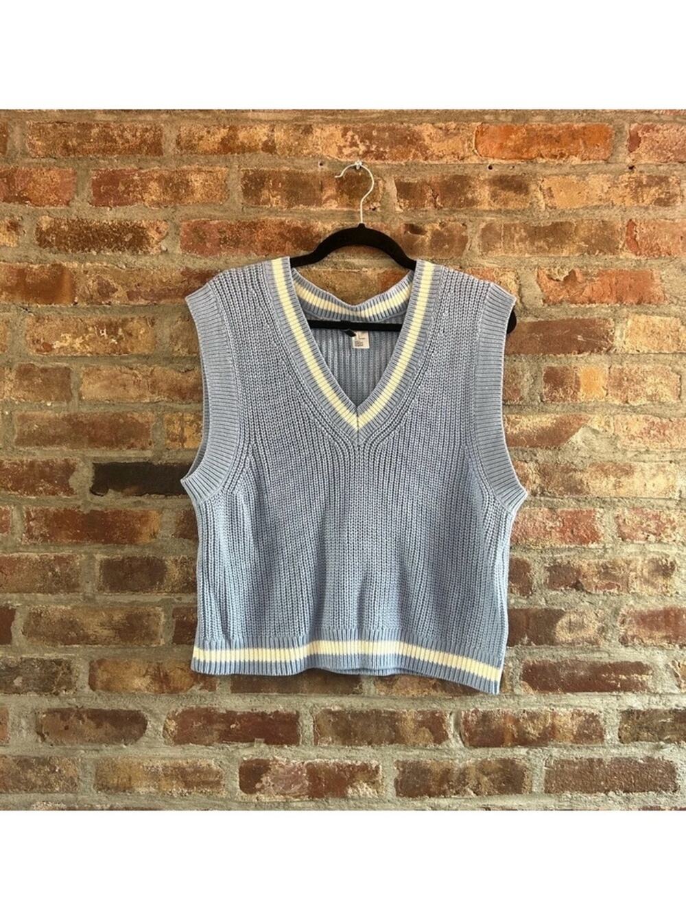 Preppy Academia H&M Light Blue V-Neck Knit Sweater Vest with Cream Trim LARGE